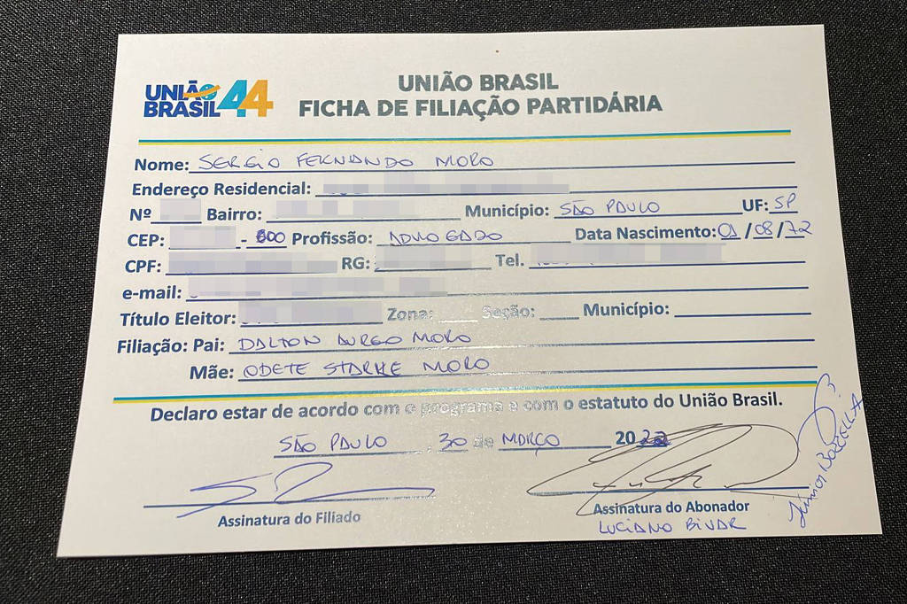 Moro assina ficha de filiação do União Brasil - Arquivo pessoal