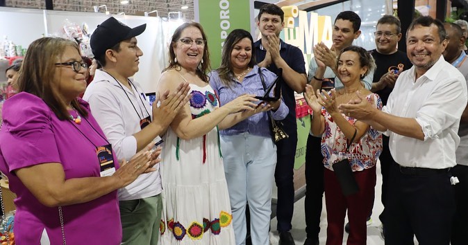 Prefeita Elissandra Brito prestigia feira Expo Turismo 2022 – Foto: Divulgação