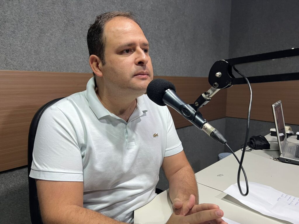 Eduardo não poupou criticas ao governo municipal – Foto: Williams Soares/Correio do Vale FM