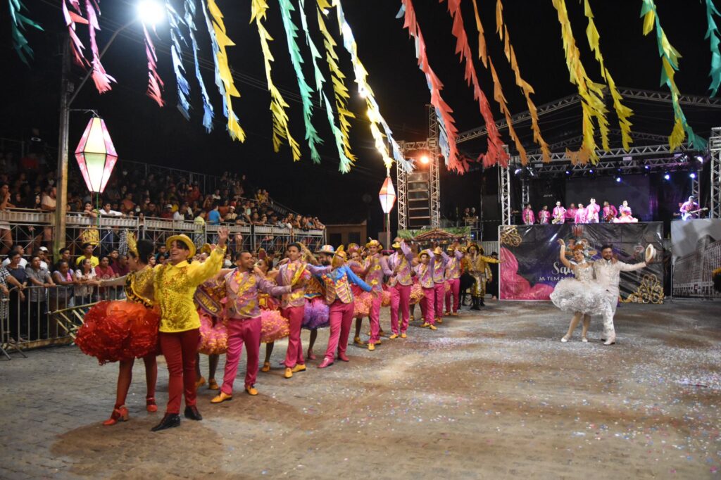 Apresentação de quadrilhas juninas na Praça João Pessoa – Foto: Assessoria
