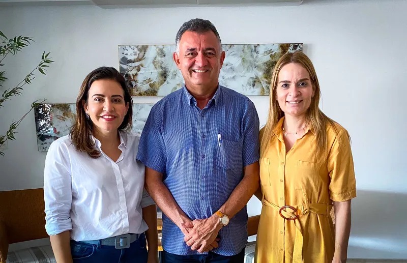 Pollyanna Dutra (esquerda), Egberto Madruga (centro) e Daniella Ribeiro (direita) - Foto: Divulgação