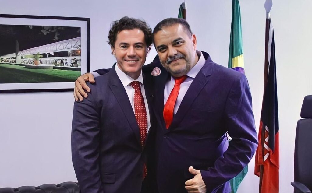 Totó Ribeiro esteve no gabinete do senador Veneziano - Foto: Reprodução/redes sociais