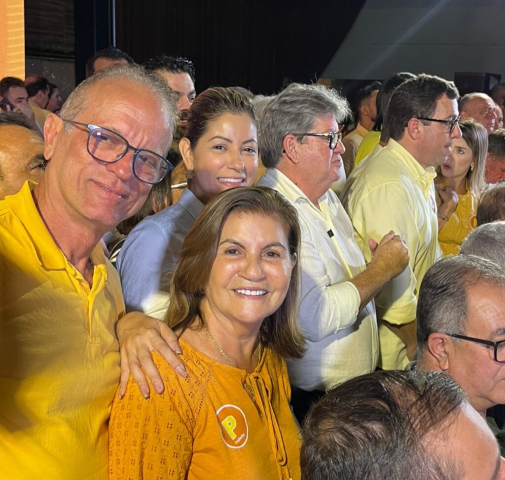 Prefeita Eunice e vice Zenóbio em Encontro Estadual do PSB, em João Pessoa - Foto: Reprodução/redes sociais