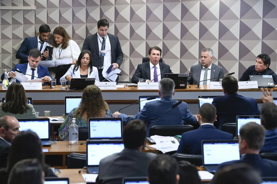 Ao todo, a sessão durou 8 horas - Foto: Agência Senado/Reprodução