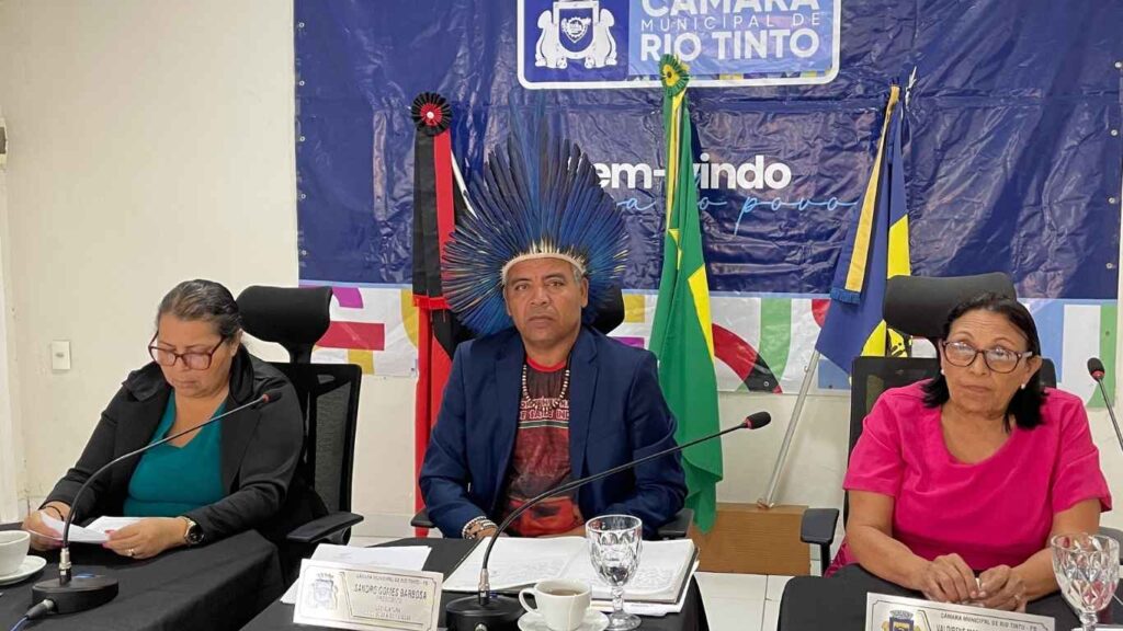 Mesa diretora da Câmara de Rio Tinto — Foto: Divulgação