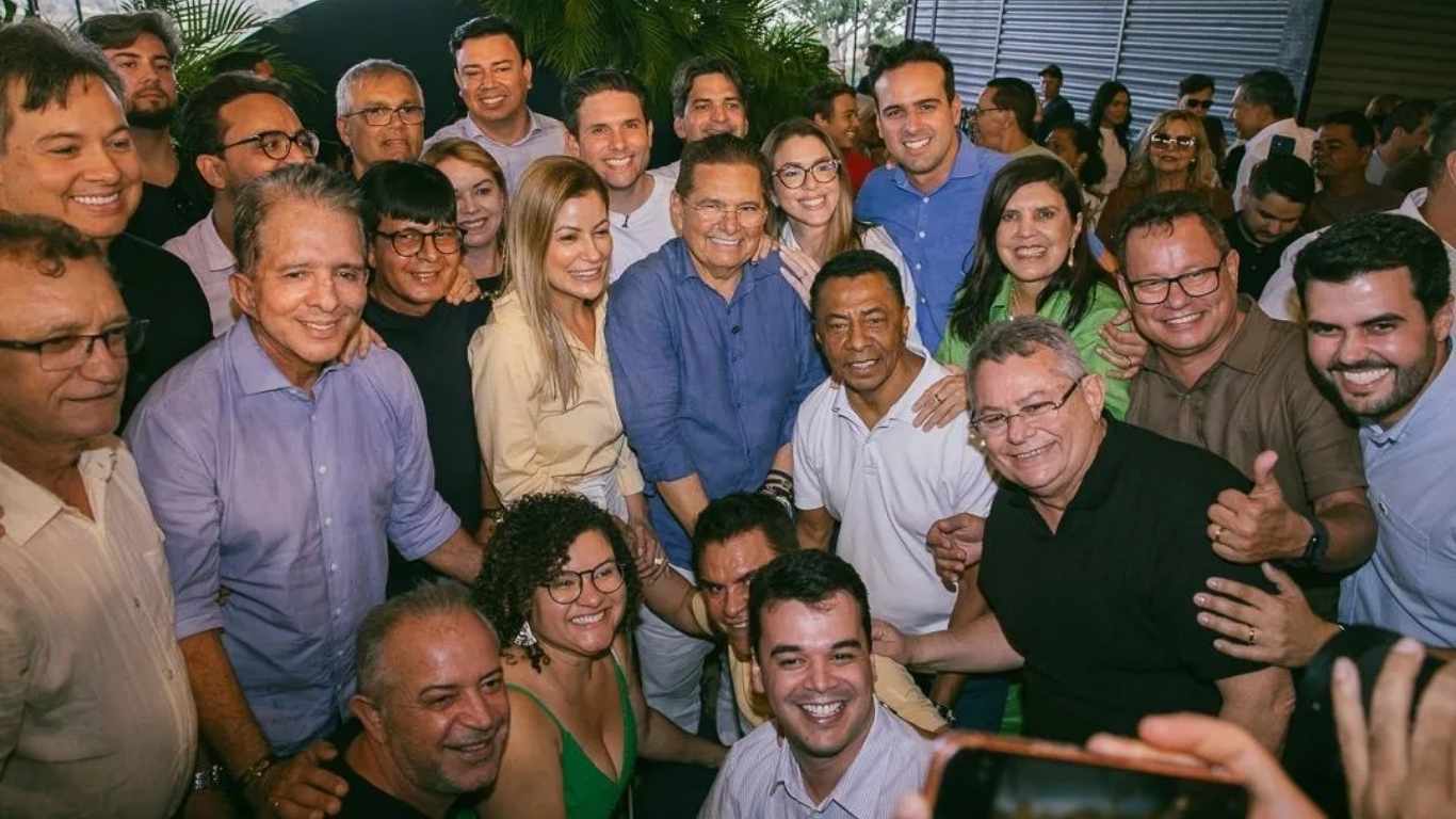 Governo encerrou a comemoração apagando as velas