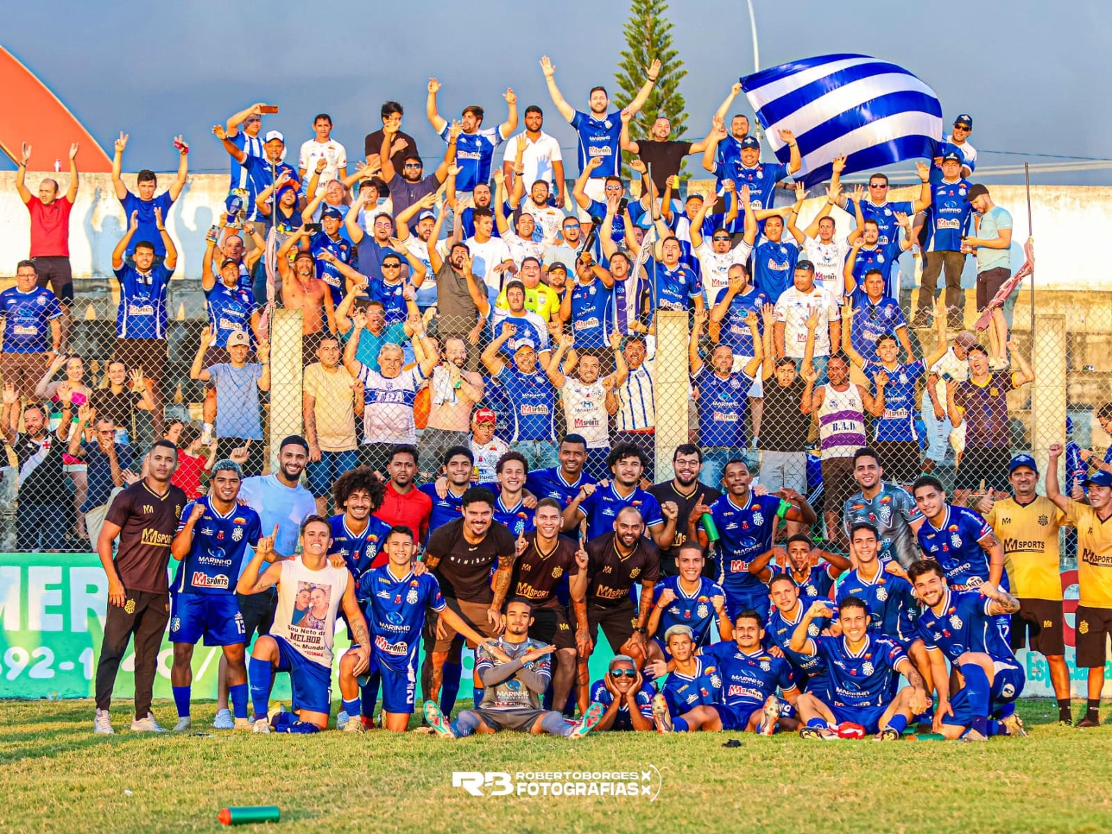 Torcida da Desportiva Guarabira acompanhando o time em jogo fora de casa - Foto: Roberto Borges