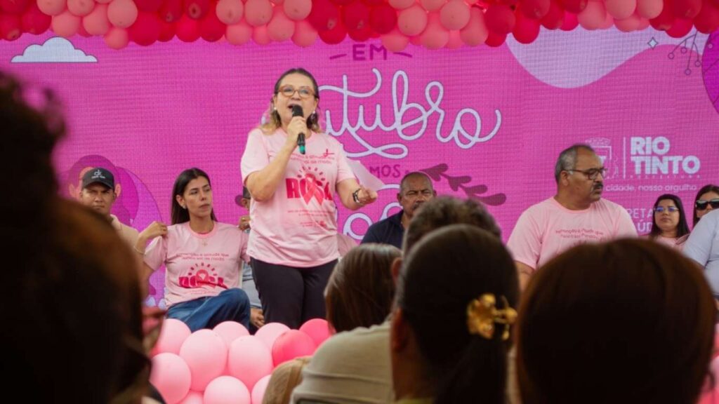 Prefeita Magna Gerbasi falando ao público presente — Foto: Divulgação