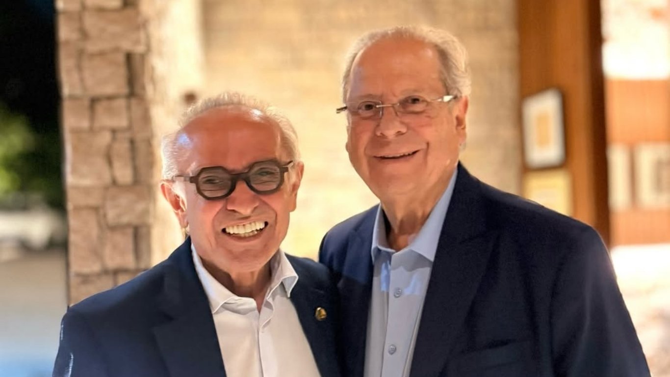 Prefeito e ex-ministro juntos: uma imagem com bônus e ônus — Foto: Redes Sociais