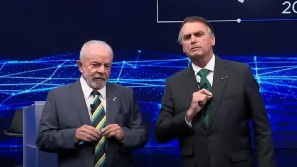 Lula e Bolsonaro durante debate em 2022 — Foto: Reprodução / TV Bandeirantes