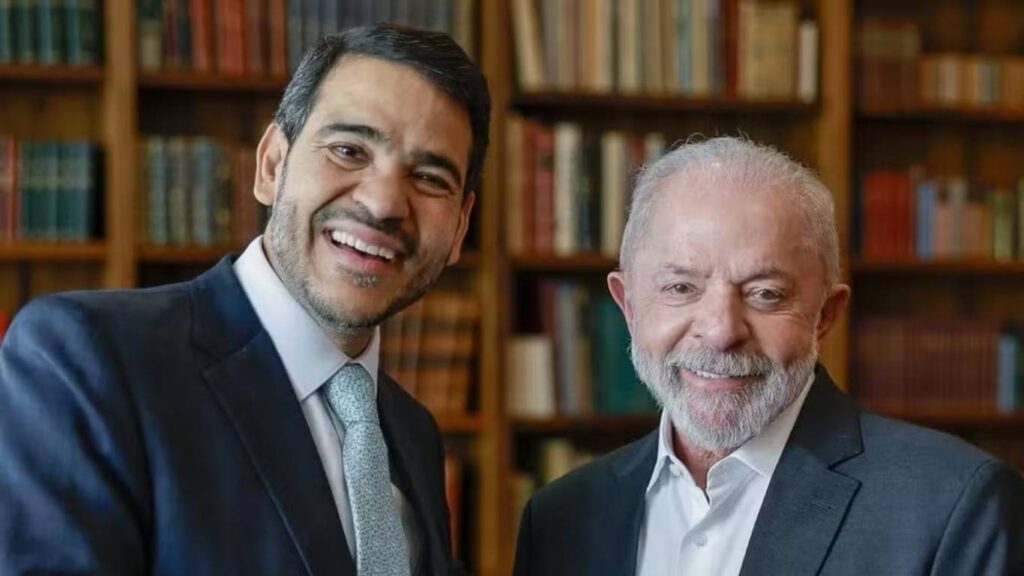 O presidente Luiz Inácio Lula da Silva e o advogado-geral da União, Jorge Messias, indicado ao STF — Foto: Ricardo Stuckert/Presidência da República