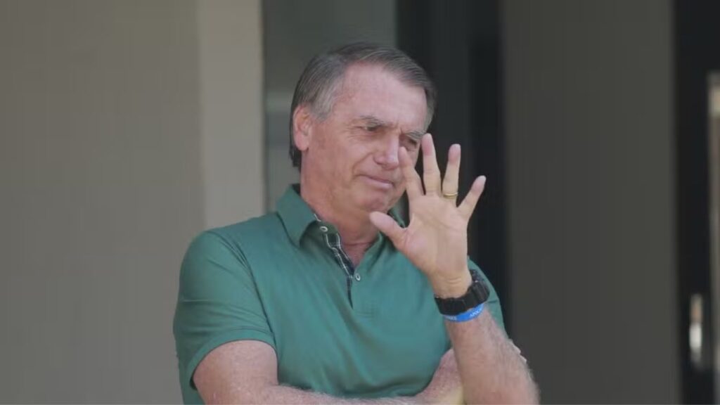 Jair Bolsonaro em prisão domiciliar, em Brasília — Foto: Wilton Junior/Estadão Conteúdo