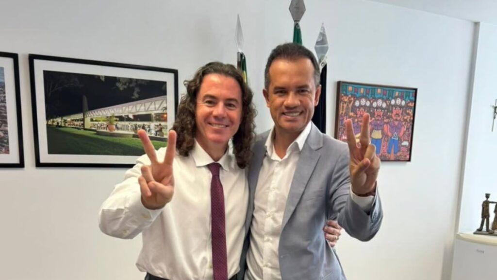 Senador Veneziano Vital do Rêgo e o prefeito Batista Torres — Foto: Redes Sociais