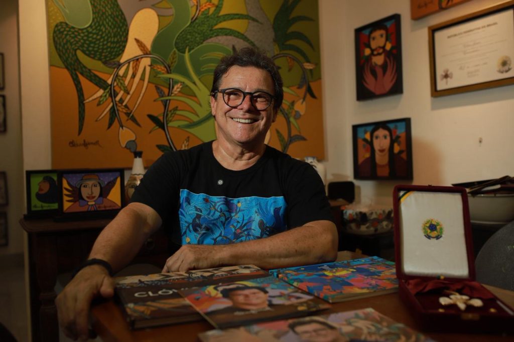 Artista plástico paraibano Clóvis Júnior