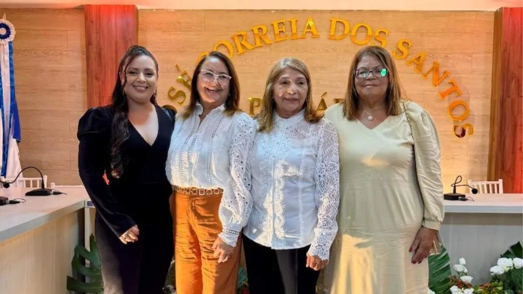 Mesa da Câmara de Itapororoca presidida por Riseuda Nunes é 100% feminina — Foto: Napoleão Soares