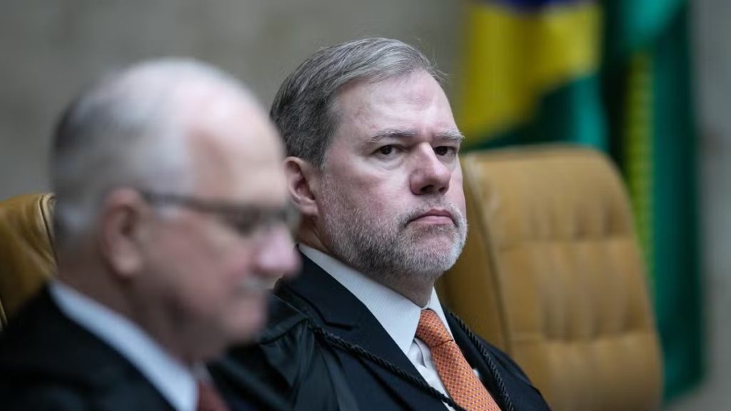 Dias Toffoli, ao lado de Edson Fachin, no Plenário do STF — Foto: Brenno Carvalho / Agência O Globo