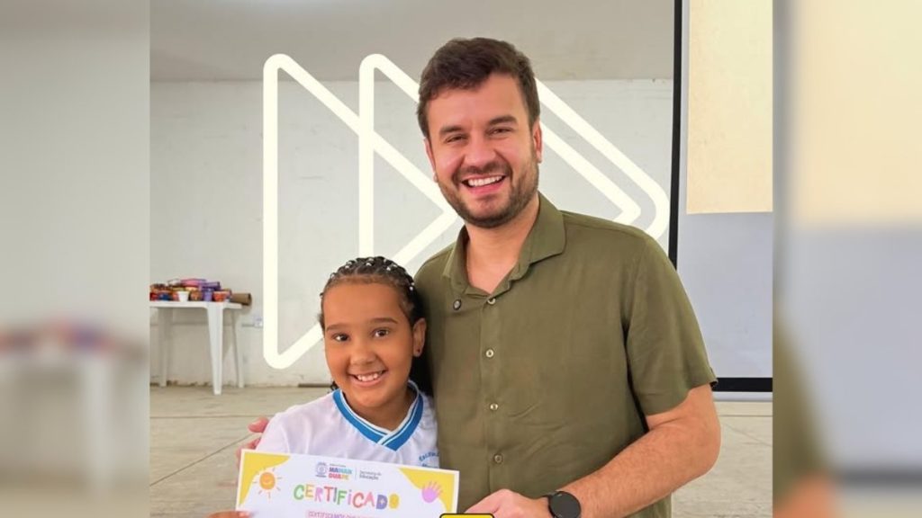 Prefeito Joaquim Fernandes celebra o Selo Ouro em Alfabetização — Foto: Redes Sociais