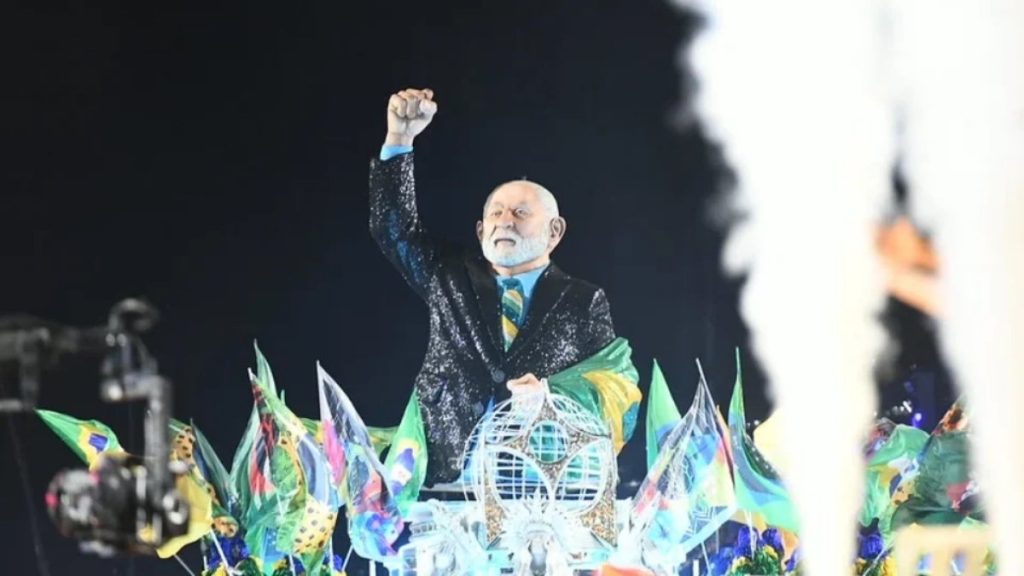 Além de saudar a história do petista, a apresentação também fez críticas ao ex-presidente Jair Bolsonaro — Foto: Internet