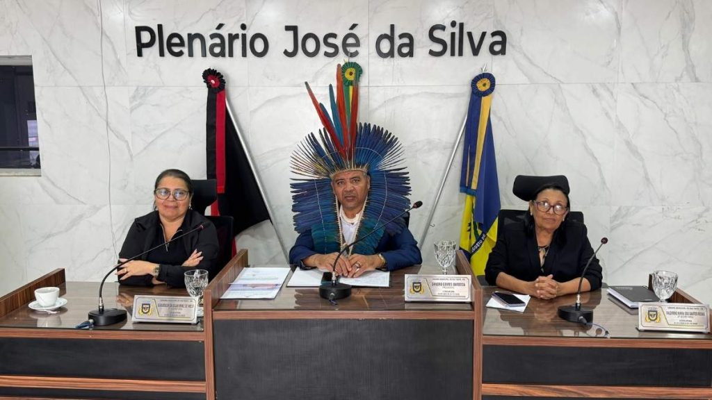 Mesa Diretora da 3ª sessão ordinária da Câmara de Rio Tinto — Foto: Divulgação