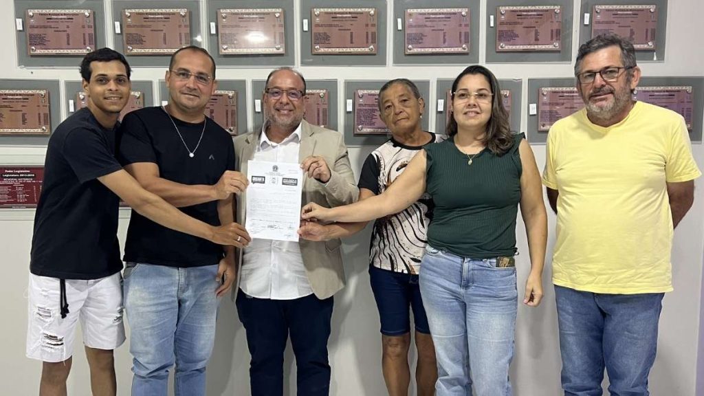Votação foi prestigiada por familiares do homenageado — Foto: Redes Sociais