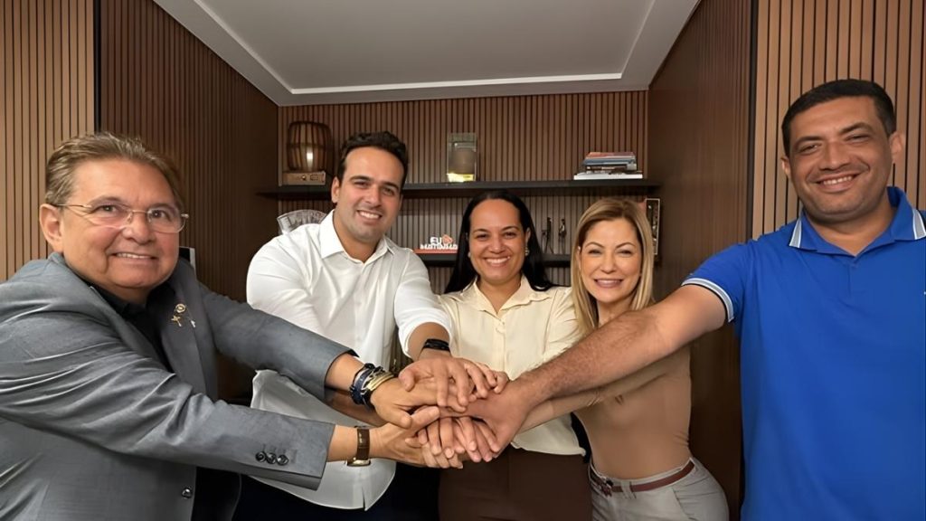 Adriano, Lucas, Carlyanne, Danielle e Tiago — Foto: Divulgação