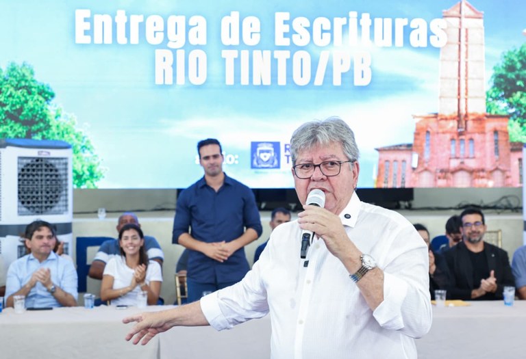 Em Rio Tinto, João entrega escrituras e avança processo de desprivatização – Foto: Francisco França