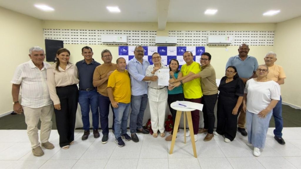 Prefeita Magna Gerbasi sanciona lei que garante adicional de insalubridade para profissionais de enfermagem em Rio Tinto — Foto: Divulgação
