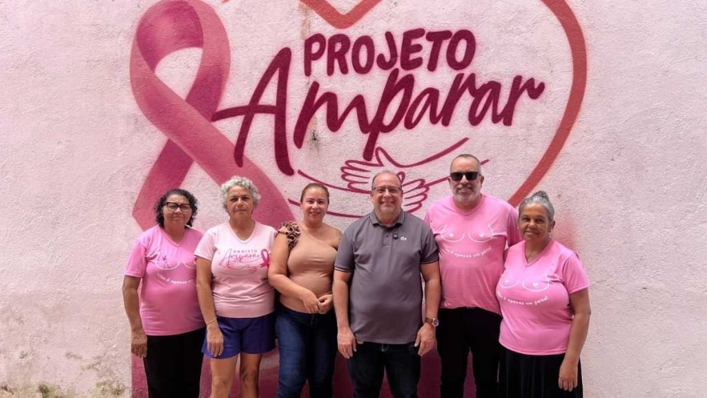 Vereador Crisanto Segundo em visita ao Projeto Amparar — Foto: Divulgação