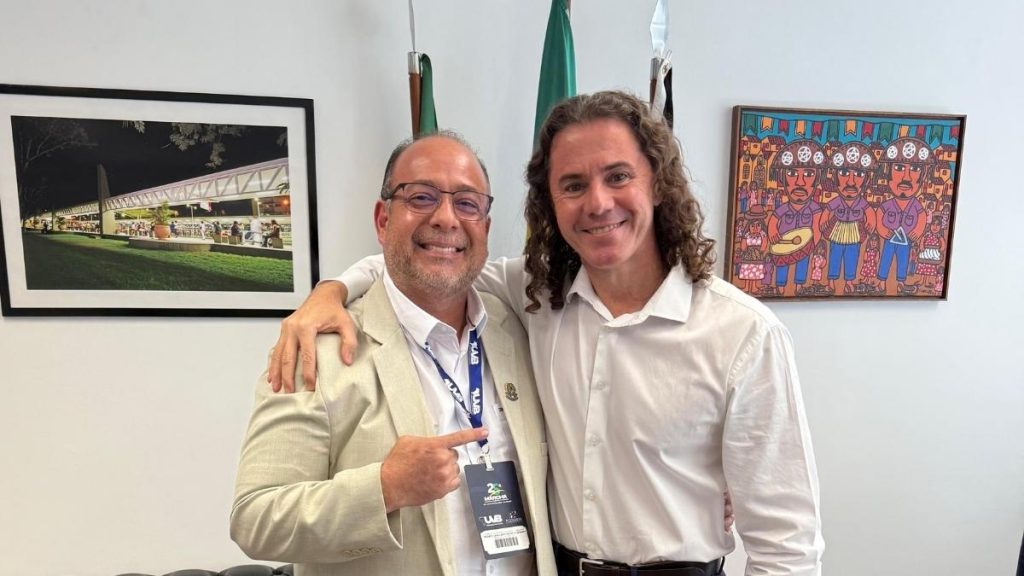 Vereador Crisanto Segundo e o senador Veneziano Vital do Rêgo — Foto: Divulgação