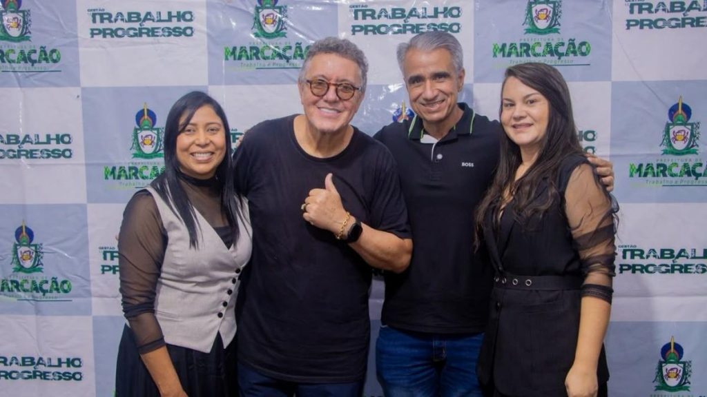 Prefeita Índia Ninha ao lado do cantor Nani Azevedo, do deputado Tanilson Soares, e da chefe de Gabinete Lili — Foto: Divulgação