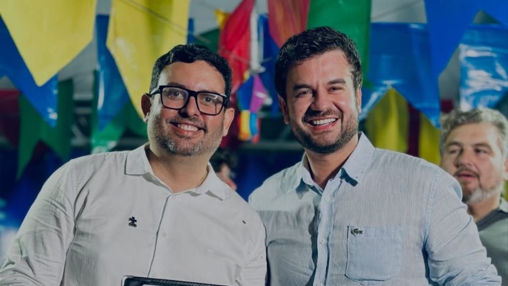 Secretário de Saúde, Antônio Neto, e o prefeito Joaquim Fernandes — Foto: Divulgação