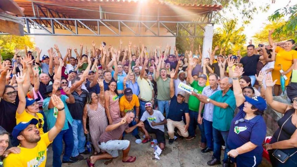 Efraim Filho amplia apoios no Vale do Piancó com adesão de lideranças de São José de Caiana. — Foto: Divulgação