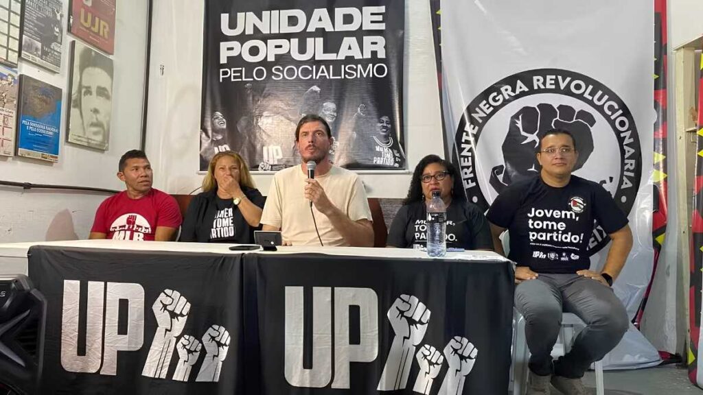 Unidade Popular lança Yuri Ezequiel, último do lado direito da foto, como candidato ao governo da Paraíba — Foto: Rafaella Meira Prado/UP