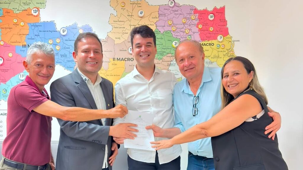 Eduardo Brito leva demandas da saúde de Marí à Secretaria de Estado e reforça parceria com o Governo da Paraíba. — Foto: Divulgação