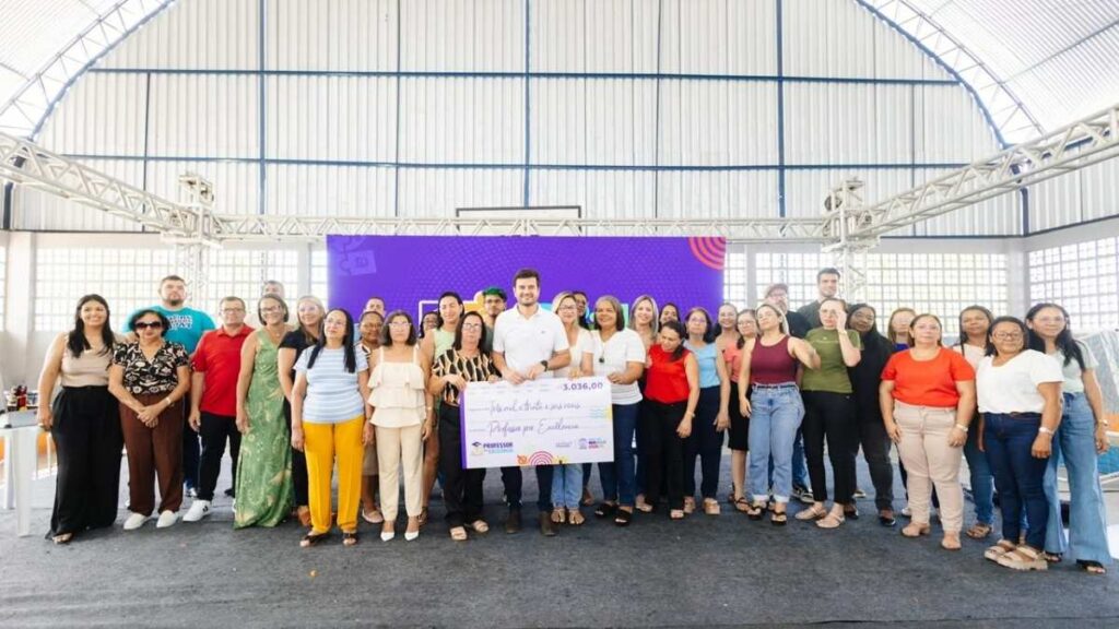 Prefeito Joaquim Fernandes destacou que o avanço é fruto do trabalho conjunto de toda a comunidade escolar. — Foto: Divulgação