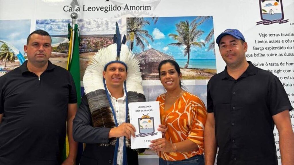 Ray André toma posse como vereador titular na Câmara de Baía da Traição após vacância do cargo. — Foto: Divulgação
