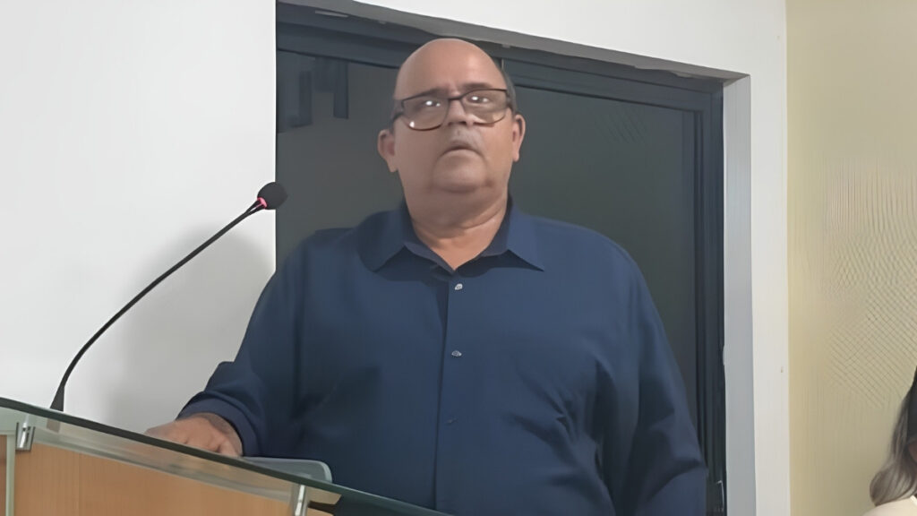 Vice toma posse como prefeito interino de Caaporã, na PB, após afastamento de prefeito por suposta fraude em licitação — Foto: Youtube/Câmara Municipal de Caaporã