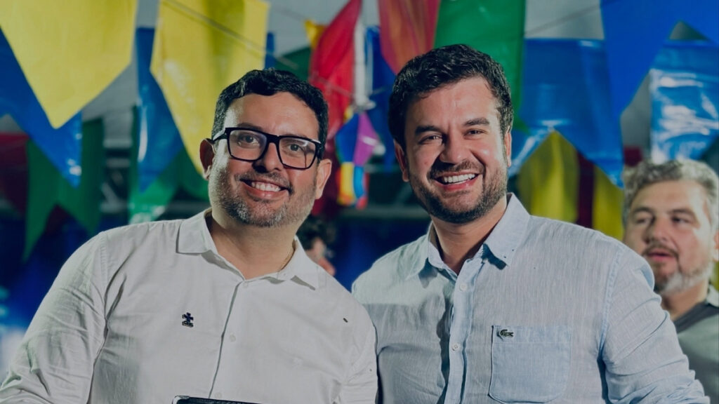 Secretário municipal de Saúde, Neto da Saúde, e o prefeito Joaquim Fernandes. — Foto: Reprodução