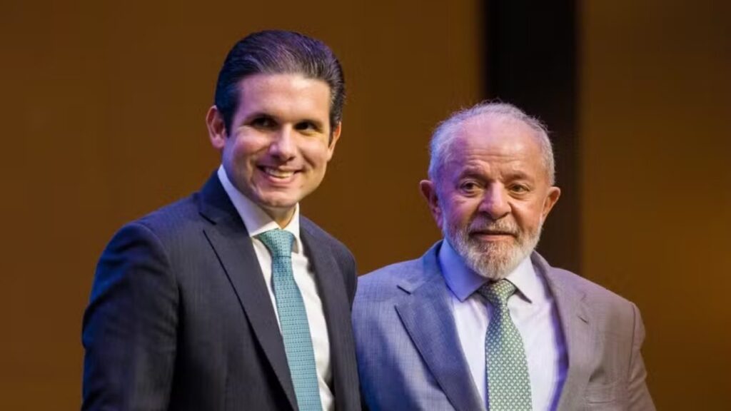 Hugo Motta e Lula — Foto: Brenno Carvalho / Agência O Globo