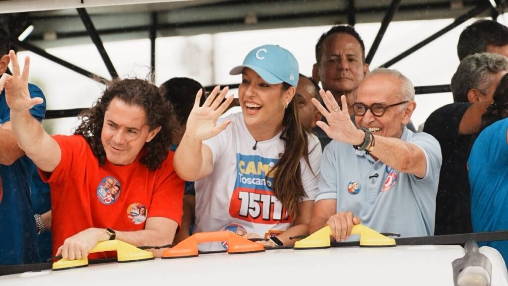 Camila, Cícero e Veneziano mobilizam multidão durante Caravana do Povo pelo Brejo paraibano