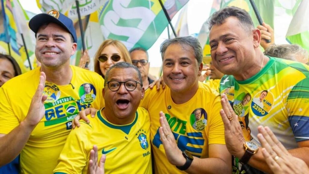 Candidato ao Governo da Paraíba, Efraim Filho (PL), promoveu, neste domingo (13), uma carreata pelos municípios de Santa Rita e Bayeux. — Foto: Reprodução