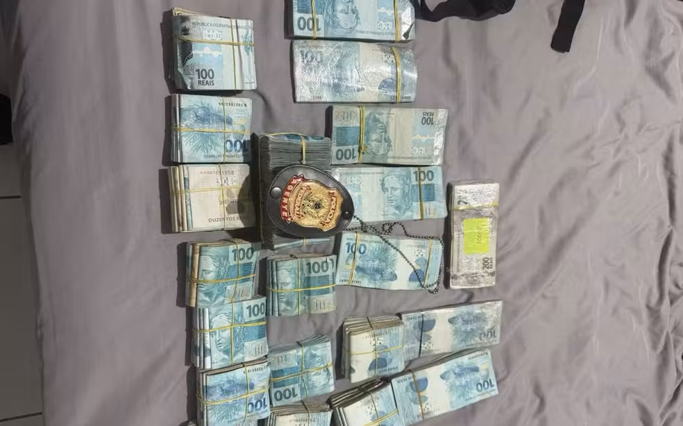 Durante operação na PB, Polícia Federal apreendeu R$ 220 mil na casa de um dos investigados. — Foto: Divulgação/Polícia Federal