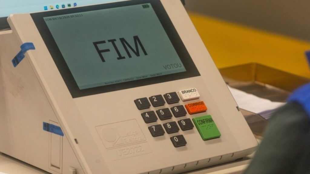 Segundo turno também poderá atualizar Prova de Vida no INSS. — Foto: Evandro Leal/Agencia Enquadrar/Folhapress